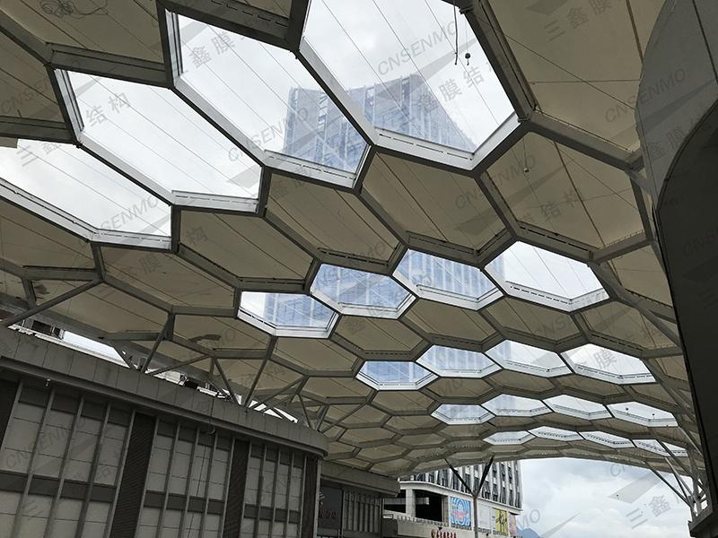 华亚万宁欢乐城中庭ETFE膜结构工程